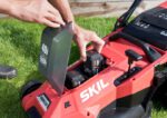 מכסחת דשא 40V(2x20V) Brushless רוחב 43 ס"מ + 2 סוללות 4.0Ah + מטען + קוצץ קנטים+ מגזמת גובה + מדחס + תיק נשיאה SKIL